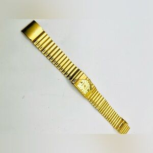 Seiko Half Moon Goldtone Quartz Movement Collectors Watch